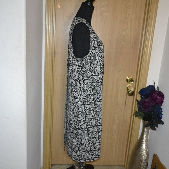 Kate & Mallory Elephant Print Sleeveless Long Light Weight Boho Open Cardigan - Picture 4 of 10